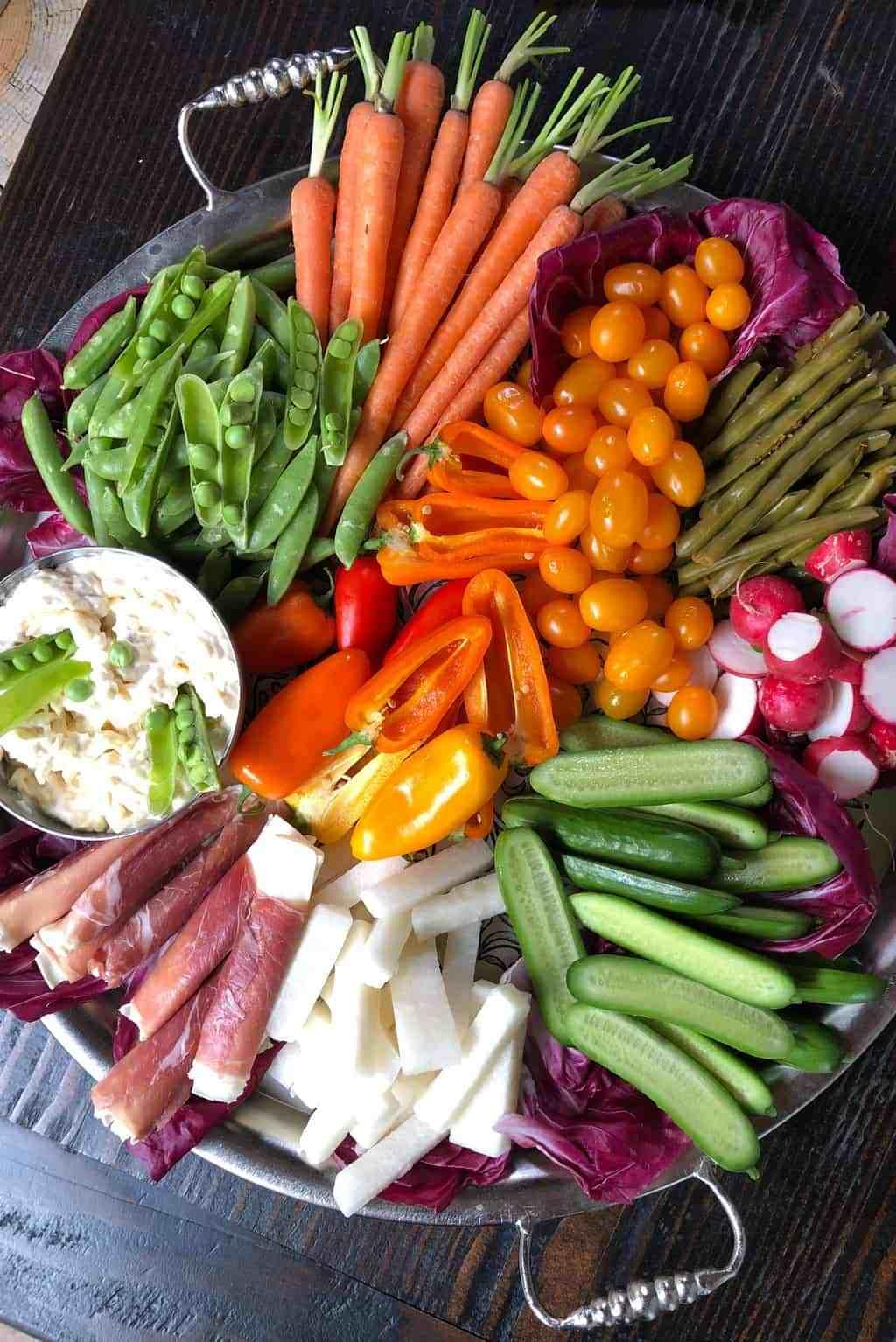 Garden vegetable crudité platter